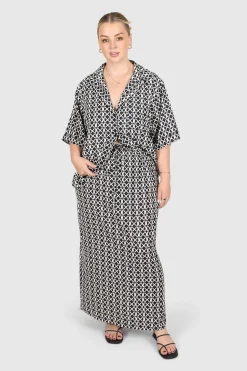 Fayt Tops | INDA SHIRT GEO